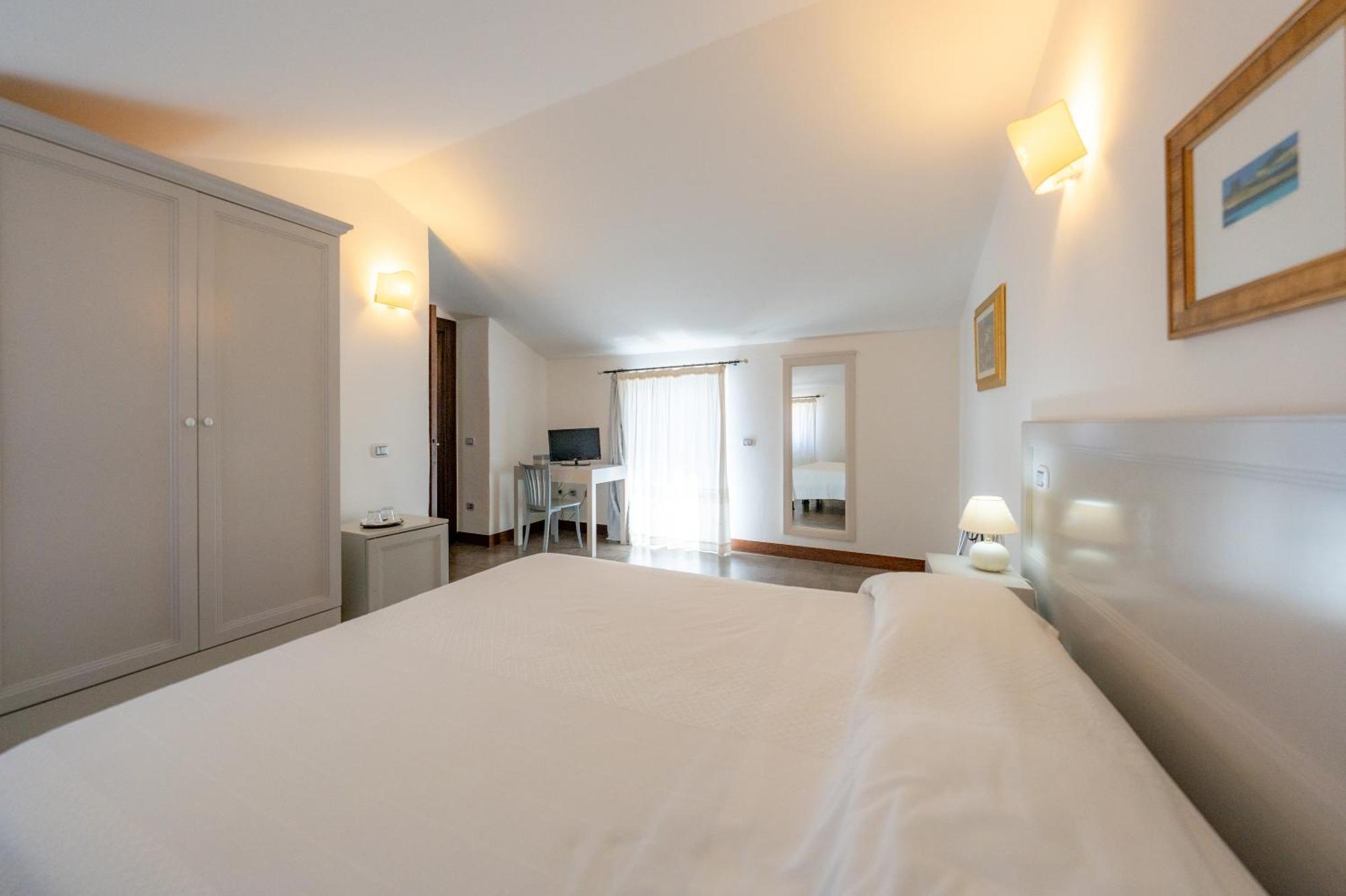 Albergo Residenziale La Corte Tortoli Luaran gambar